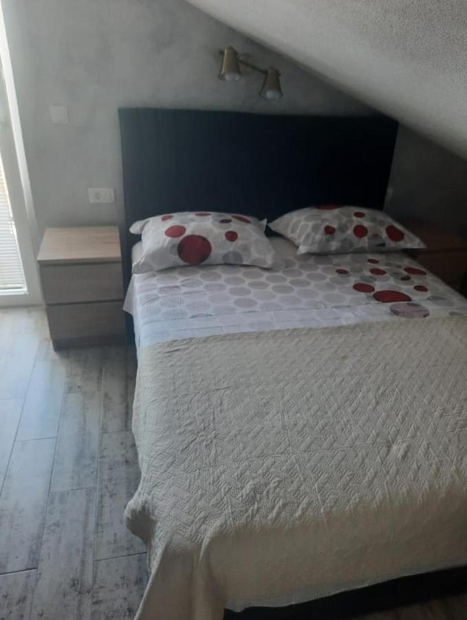 Pericic Apartment *